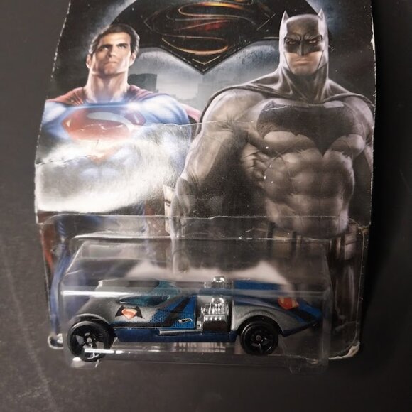 2016 Hot Wheels Batman VS Superman 1/7 Twin Mill - Picture 3 of 6